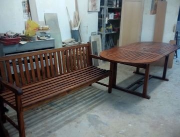 Barnizados y Lacados Restauraciones Intsoc silla y mesa de madera